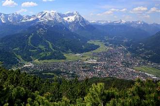 Garmisch-Partenkirchen & Zugspitze-One day Trip